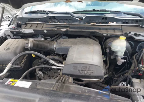 2016 Ram 1500 Tradesman z USA, uszkodzony, nr VIN 3C6JR6DG9GG257661